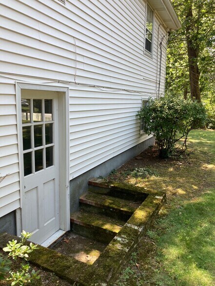 Building Photo - 271 Ridge St