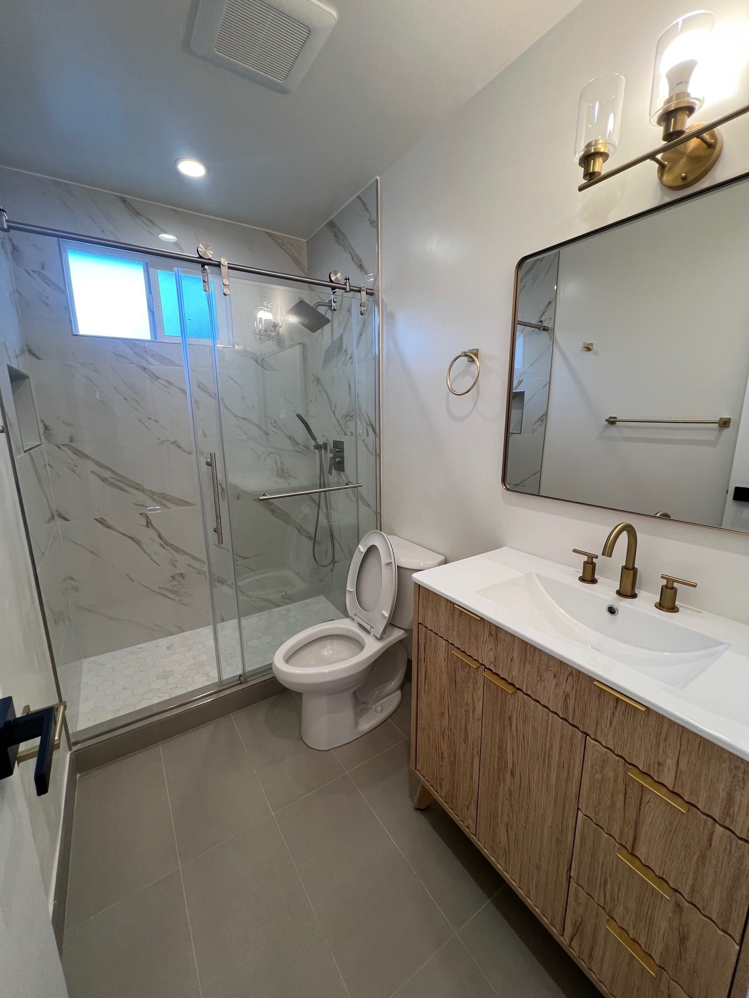 Building Photo - 2513 Hermosa Ave