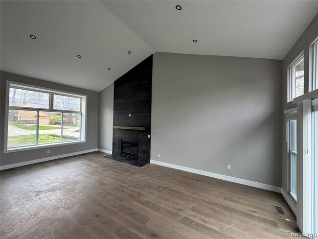 Building Photo - 5140 Woodrun Ct