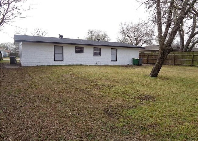 Building Photo - 3408 Allendale St