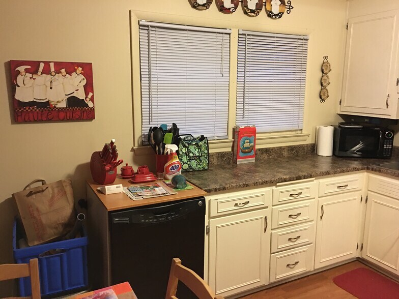 Kitchen - 5810 Wilshire Boulevard