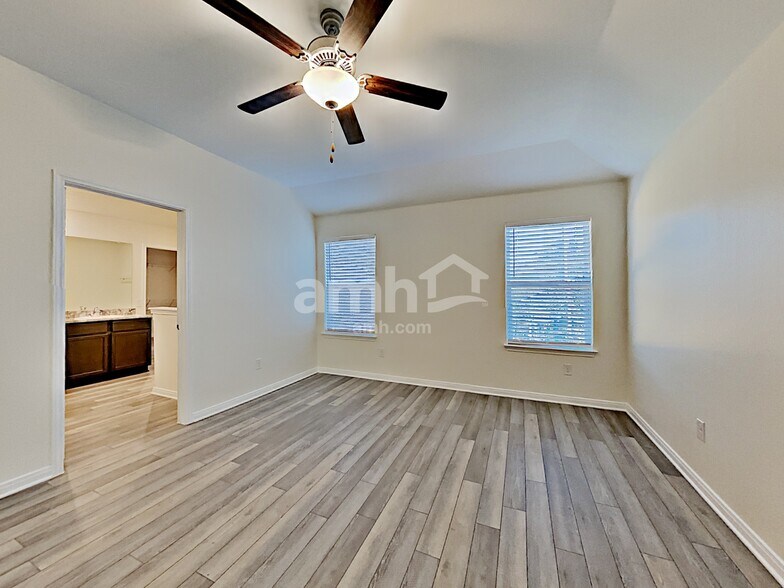 Building Photo - 7926 Cactus Plum Dr