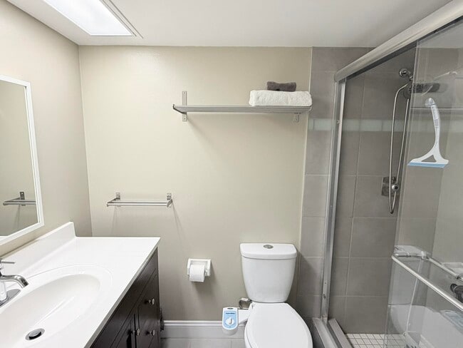 Building Photo - 4030 W Palm Aire Dr