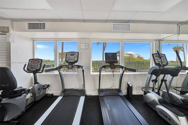 Building Photo - 5005 Collins Ave