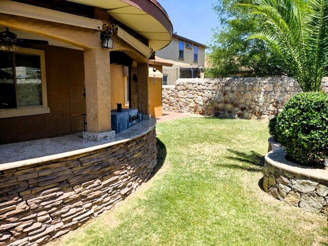 Building Photo - Dazzling Two Story Westside Home With Refrigerated Air Located In Quiet Neighborhood