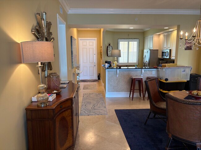 Building Photo - 14 Harbour Isle Dr W