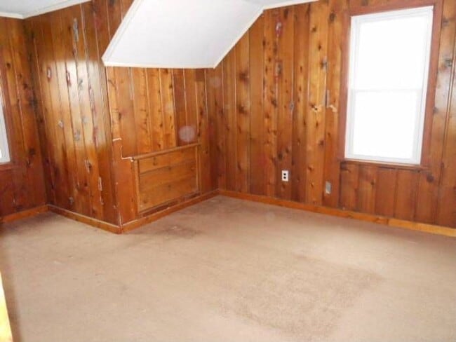 Building Photo - 4904 Xerxes Ave N