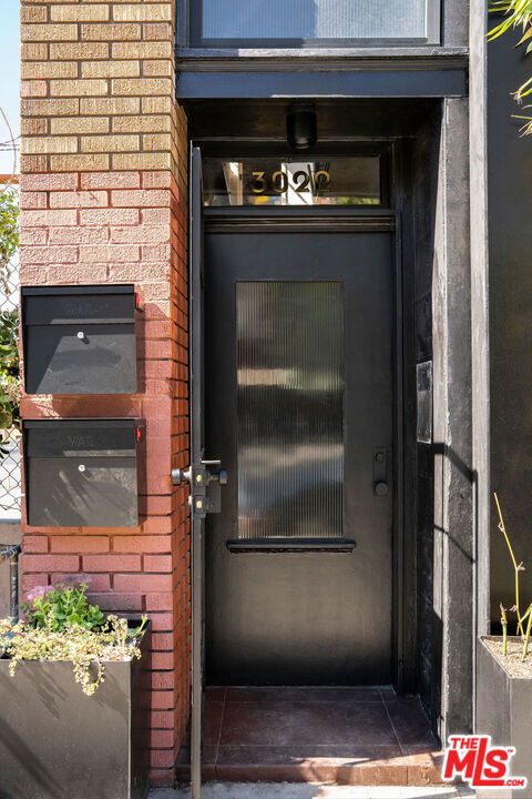 Building Photo - 3020 W Sunset Blvd