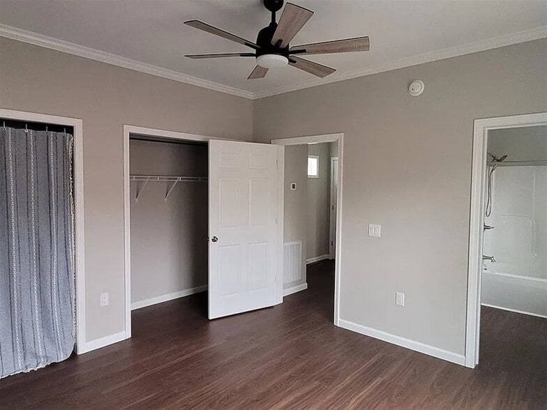 Building Photo - 119 Monarch Ln