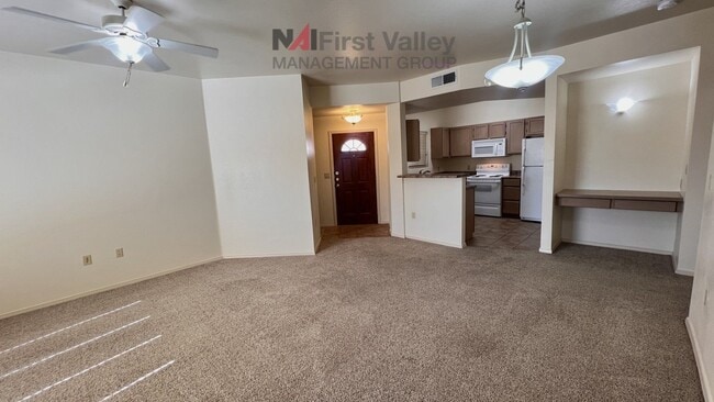 Building Photo - 3 Bedrooms, 2 Baths