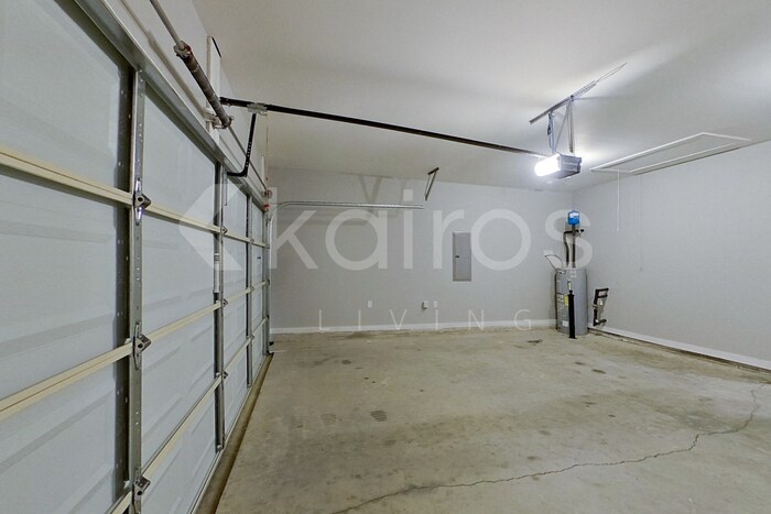 Building Photo - 7071 Shadesbrook Dr