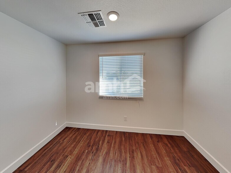 Building Photo - 8971 N 171st Dr