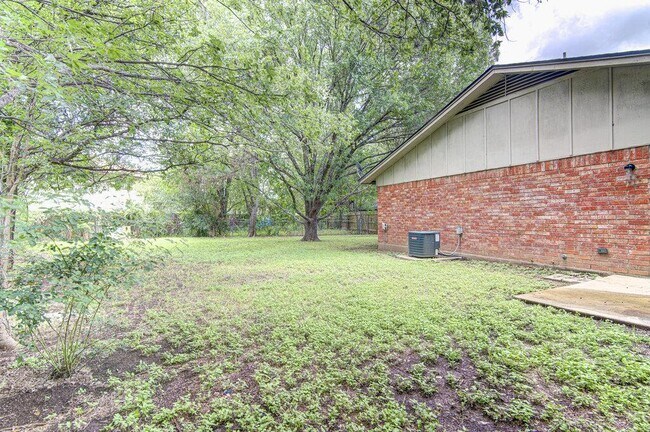 Building Photo - 5301 Indio Cir