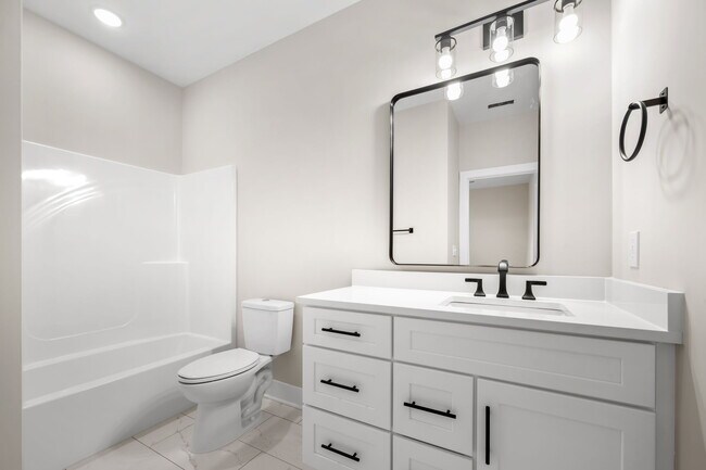 Building Photo - 454 E State St