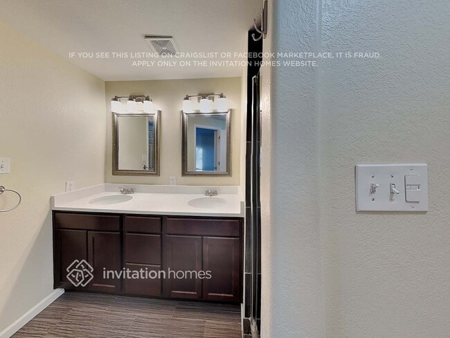 Building Photo - 4654 E 135th Ave