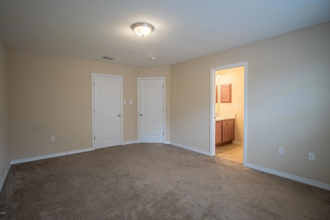Building Photo - 17161 Excalibur Cir