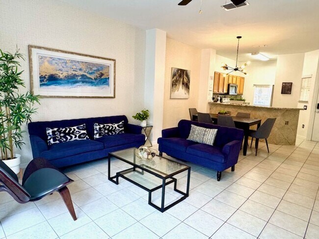 Building Photo - Kissimmee Townhome For Rent - Fully Furnished with 3 Bedrooms 2.5 Baths