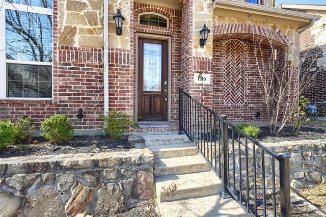 Building Photo - 7119 Isle Royale Ln