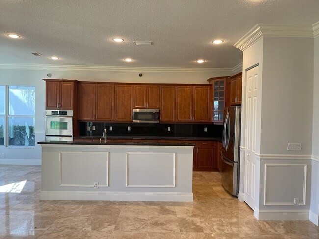 Building Photo - 9326 Plantation Estates Dr