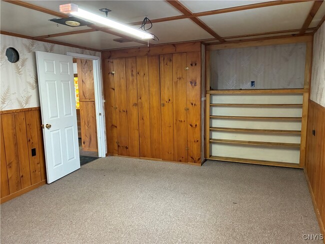 Building Photo - 7470 Perry Rd