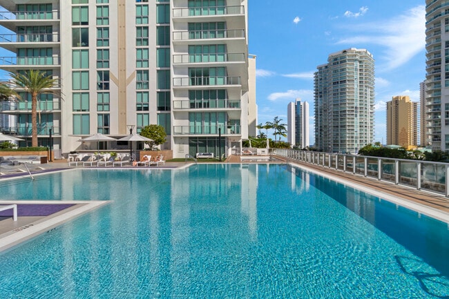 Building Photo - 300 Sunny Isles Blvd