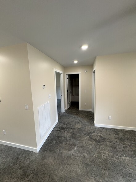 Building Photo - 2045 ginger Ln