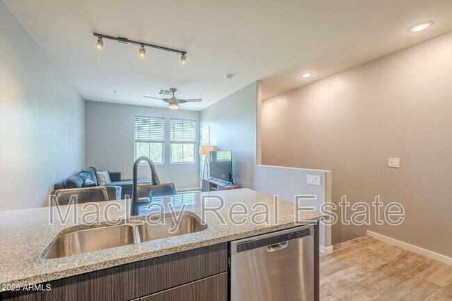 Building Photo - 2271 E Hidalgo Ave