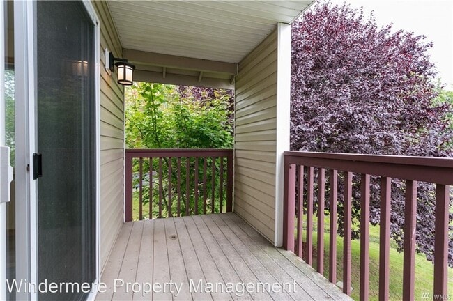 Building Photo - 2 br, 2 bath House - 647 W. Horton #235