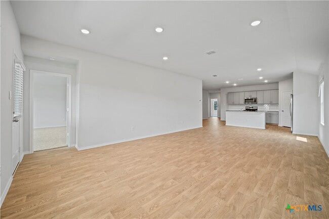 Building Photo - 465 Payton Dr