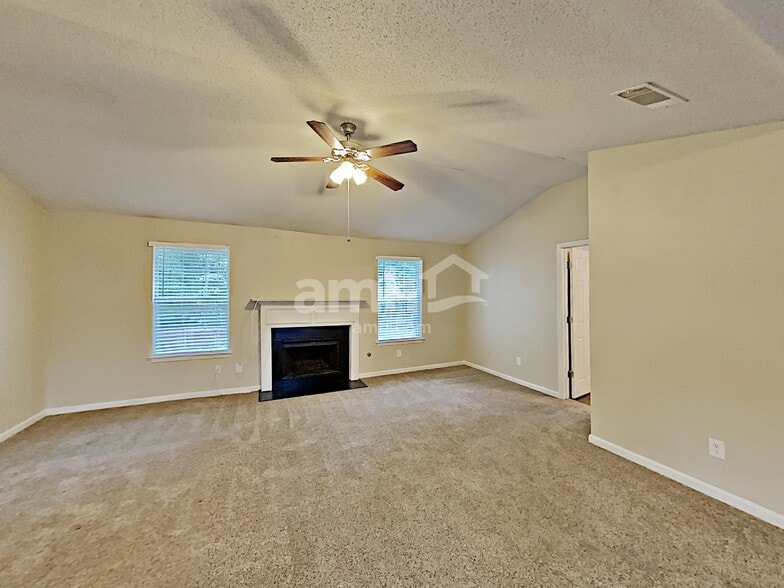 Building Photo - 104 MacBeth Dr