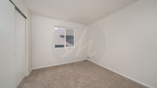 Building Photo - Stetson Hills Charmer with 2 Car Garage