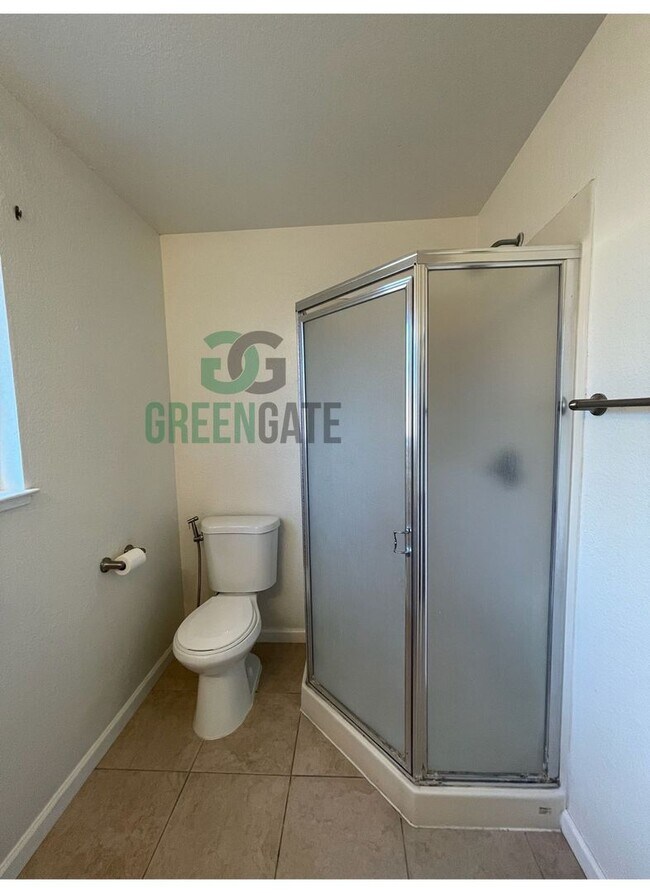 Building Photo - 177-179 Manzanita Lane