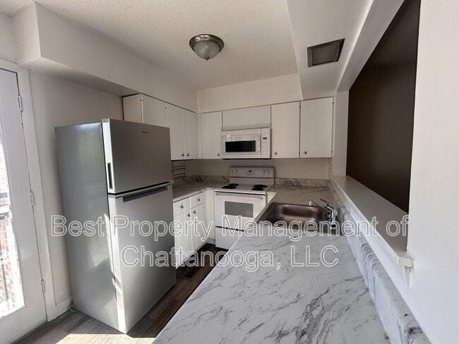Building Photo - 4000 Webb Rd