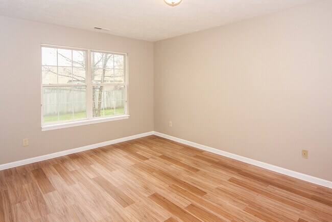 Building Photo - 3 Bedroom in Pike Township