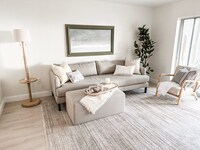 Building Photo - 3640 41st Ln S