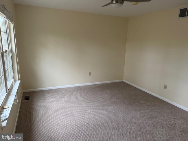 Building Photo - 34 Woodbrook Dr