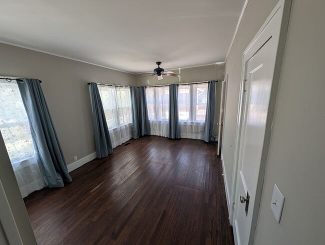 Building Photo - Perfect home directly across from TU!!
