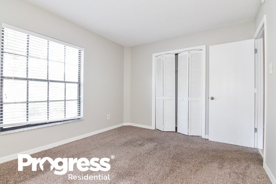 Building Photo - 1440 Tiverton Dr