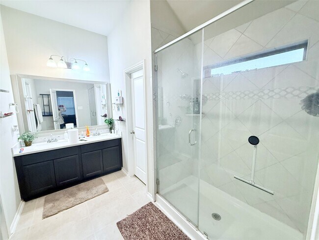 Building Photo - 8803 Oak Ivy Ln