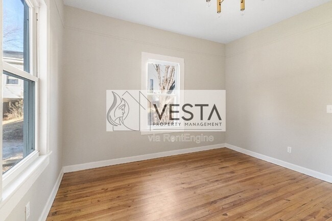 Building Photo - 555 Baldwin Ave