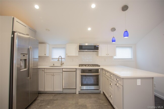 Building Photo - 105 Pacific Blvd