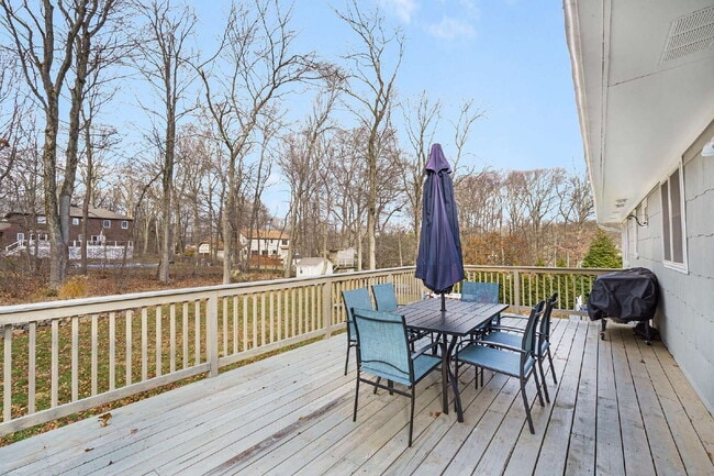 Building Photo - "Discover Comfort and Elegance: Spacious 4-Bed, 3-Bath Home with Hardwood Floors in Randolph, NJ!"