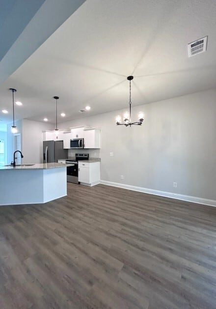 Building Photo - 409 ELWICK Pl