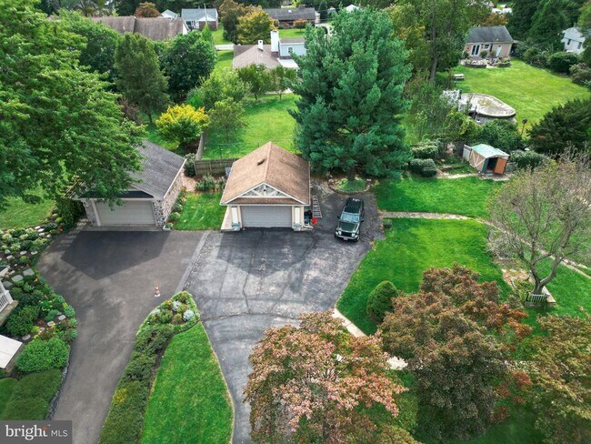 Building Photo - 694 Welsh Rd