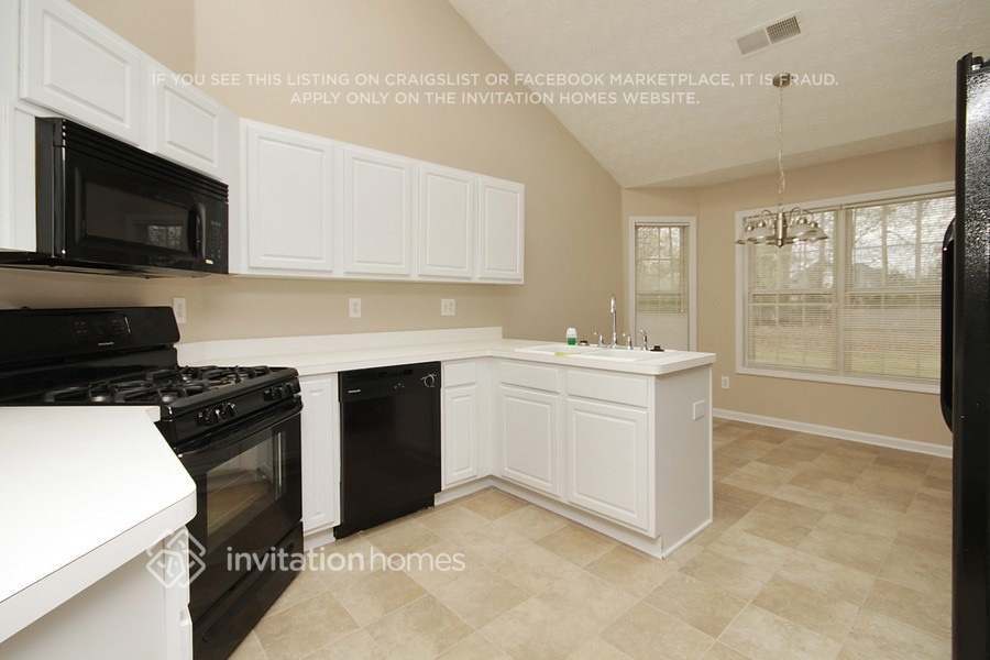 Building Photo - 410 Windsor Brook Ln SE