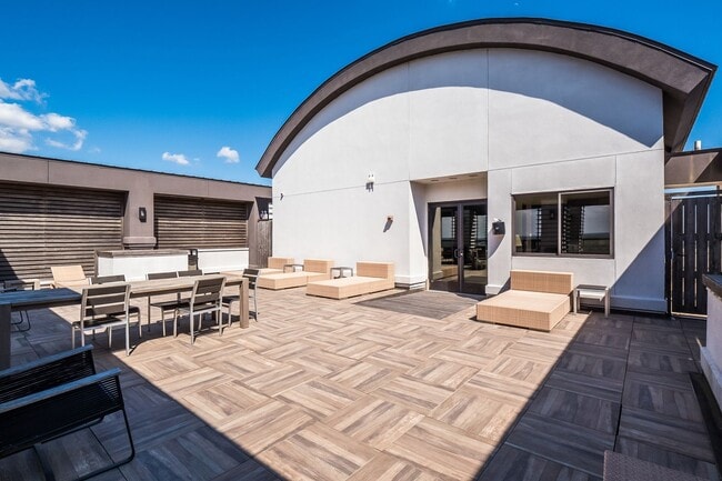 Building Photo - The Artesian
