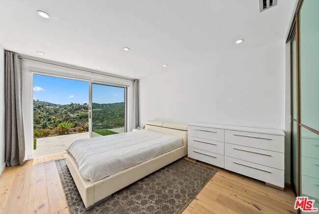 Building Photo - 849 Glenmere Way