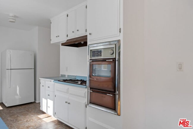 Building Photo - 1451 Armadale Ave