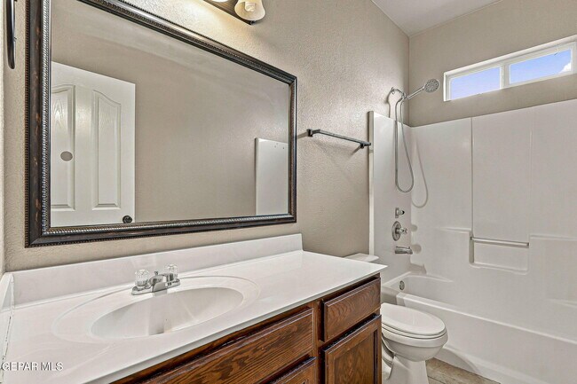 Building Photo - 641 Bariloche Dr