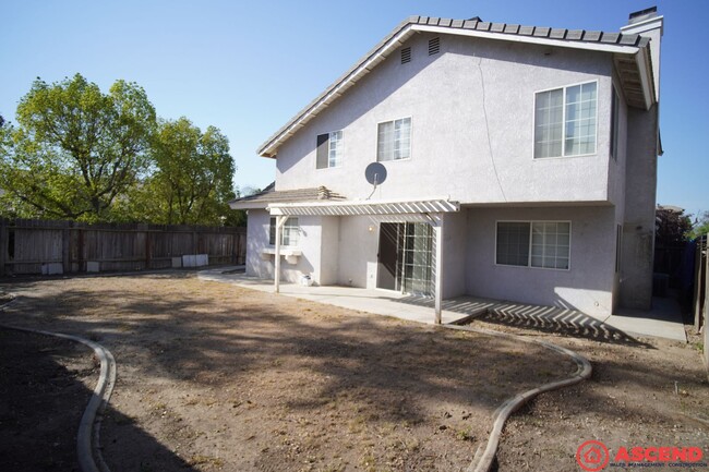 Building Photo - Fabulous Home in Campus Park!